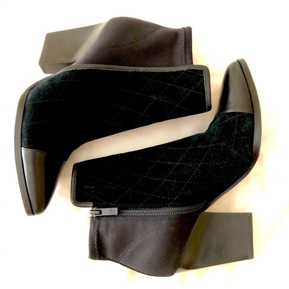 NEW! Donald J. Pliner Anole Booties